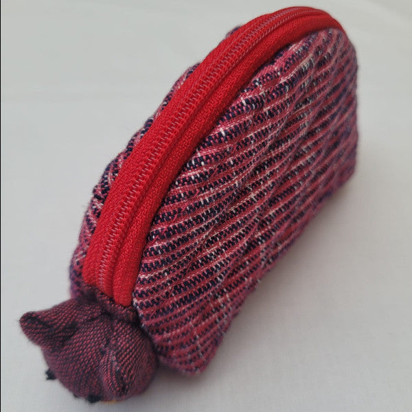 "Meow Meow" little pussy cat, cute as a box of kittens, the number one cat purse of all times