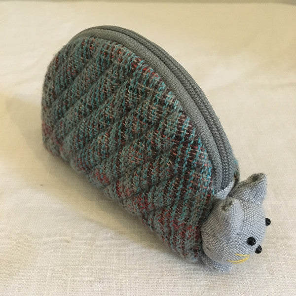 "Meow Meow" little pussy cat, cute as a box of kittens, the number one cat purse of all times