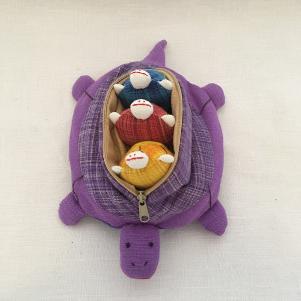 Mother tortoise and 3 removable baby tortoises