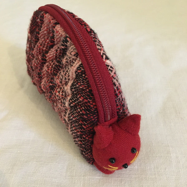 "Meow Meow" little pussy cat, cute as a box of kittens, the number one cat purse of all times